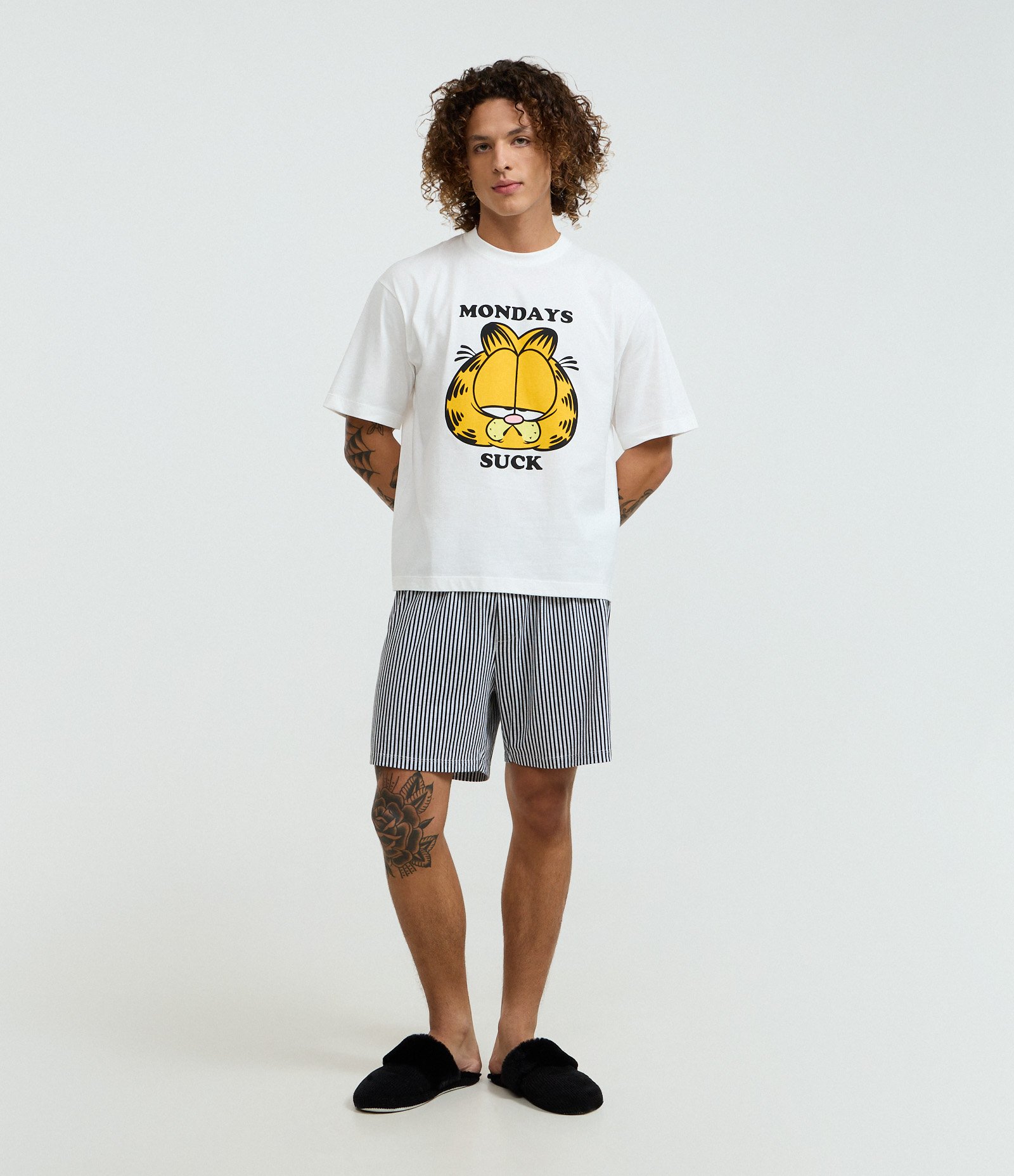 Pijama Curto em Algodão com Camiseta Estampada Garfield e Shorts Listrado Branco 1