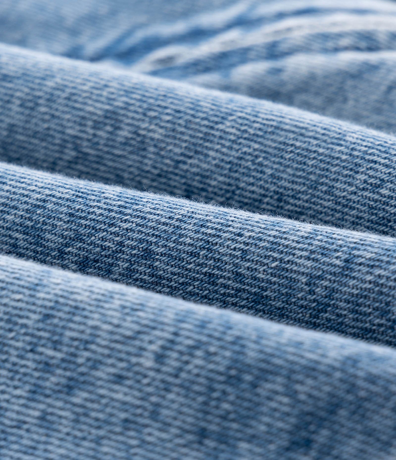 Jaqueta Bomber em Jeans com Zíper e Capuz Jeans Claro 6