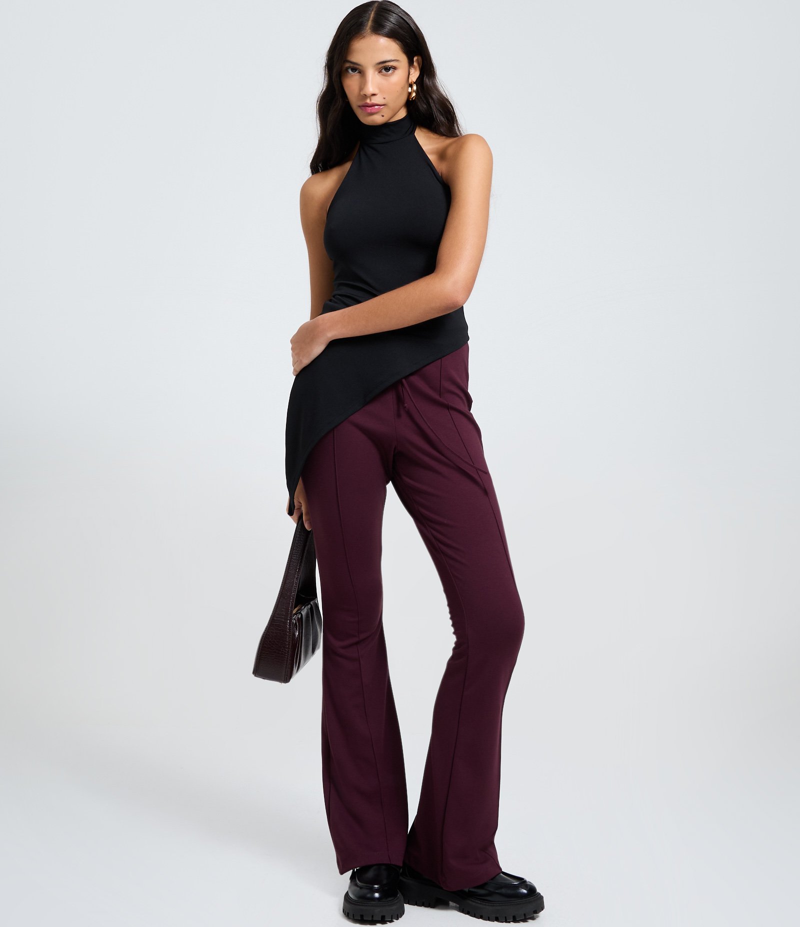 Calça Flare Alfaiataria em Viscose com Amarração Vinho 2