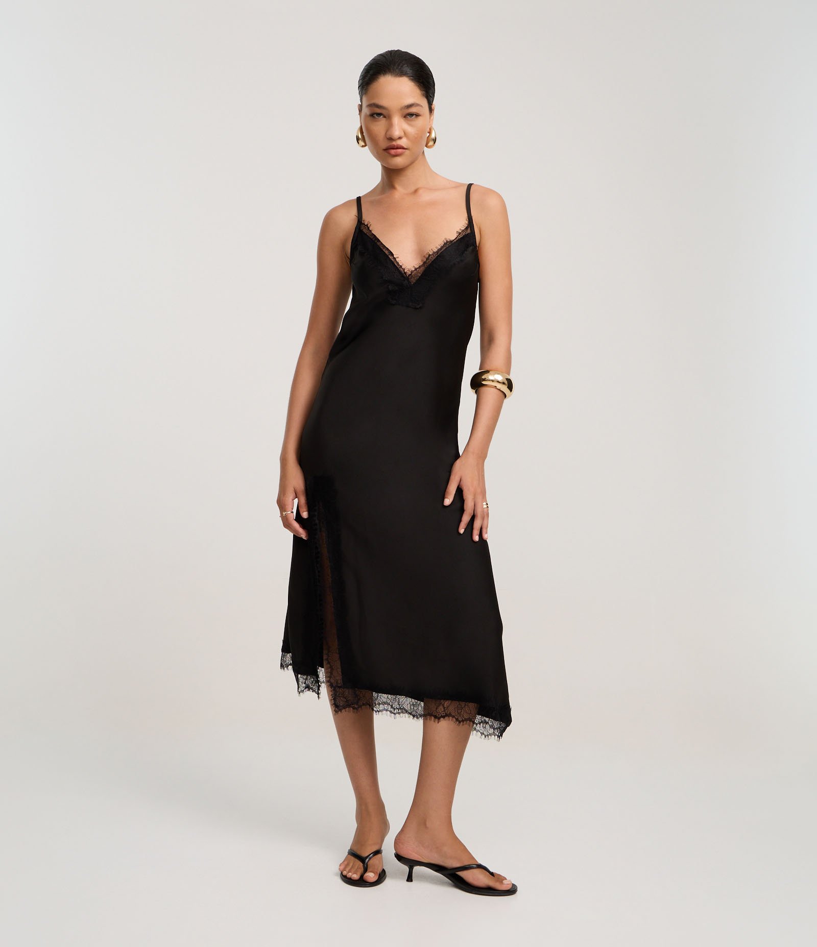 Vestido Boho Slip Dress com Efeito Acetinado e Renda Preto 1