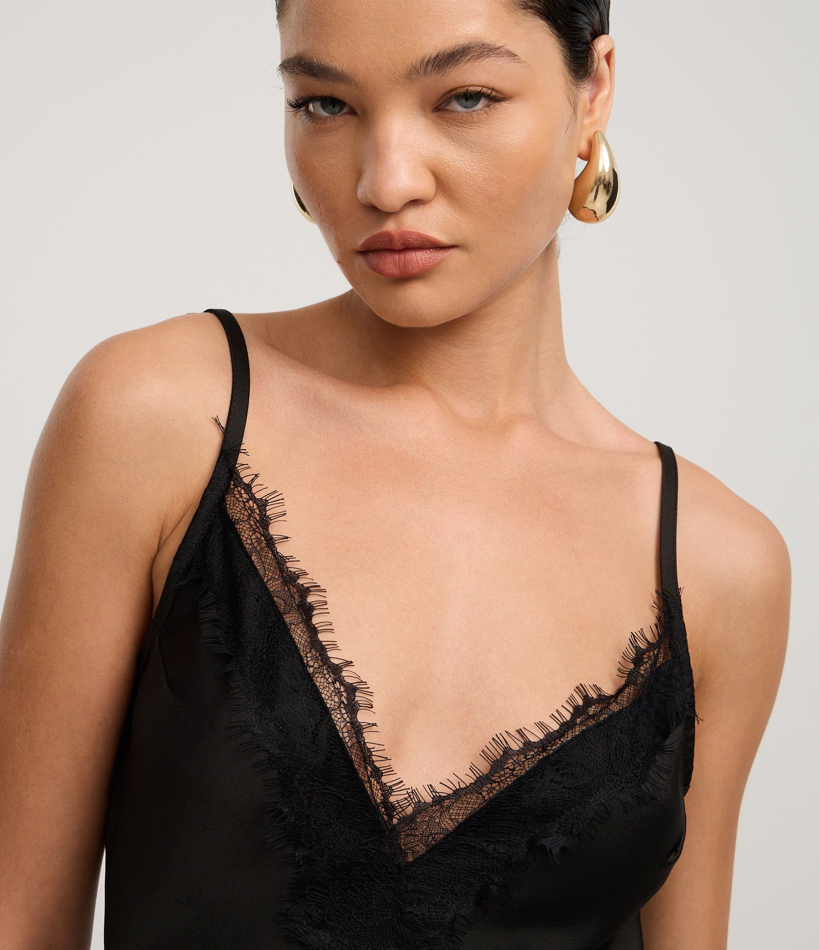 Vestido Boho Slip Dress com Efeito Acetinado e Renda Preto 3