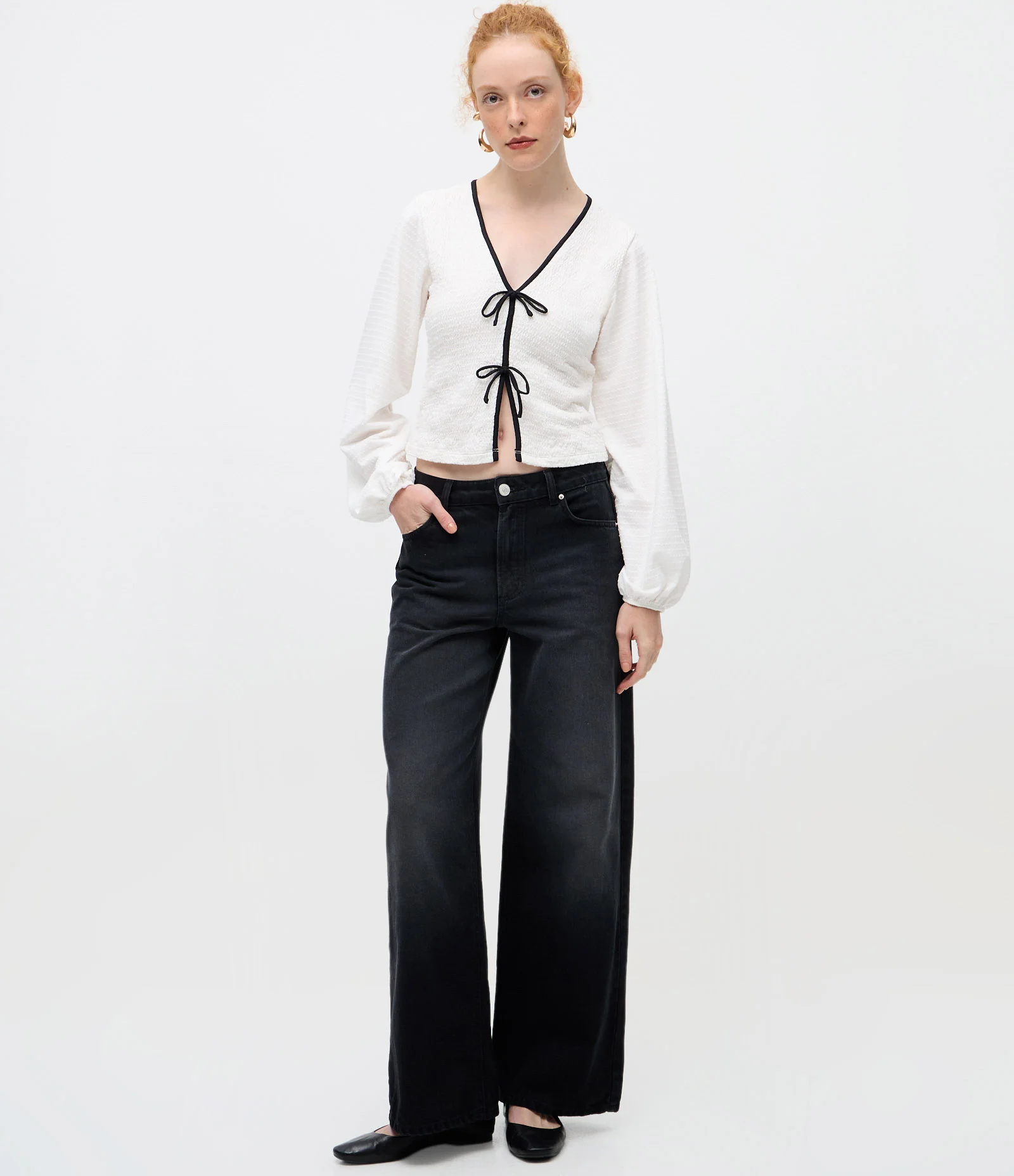 Blusa Cropped Texturizada com Amarrações Frontais Branco 2