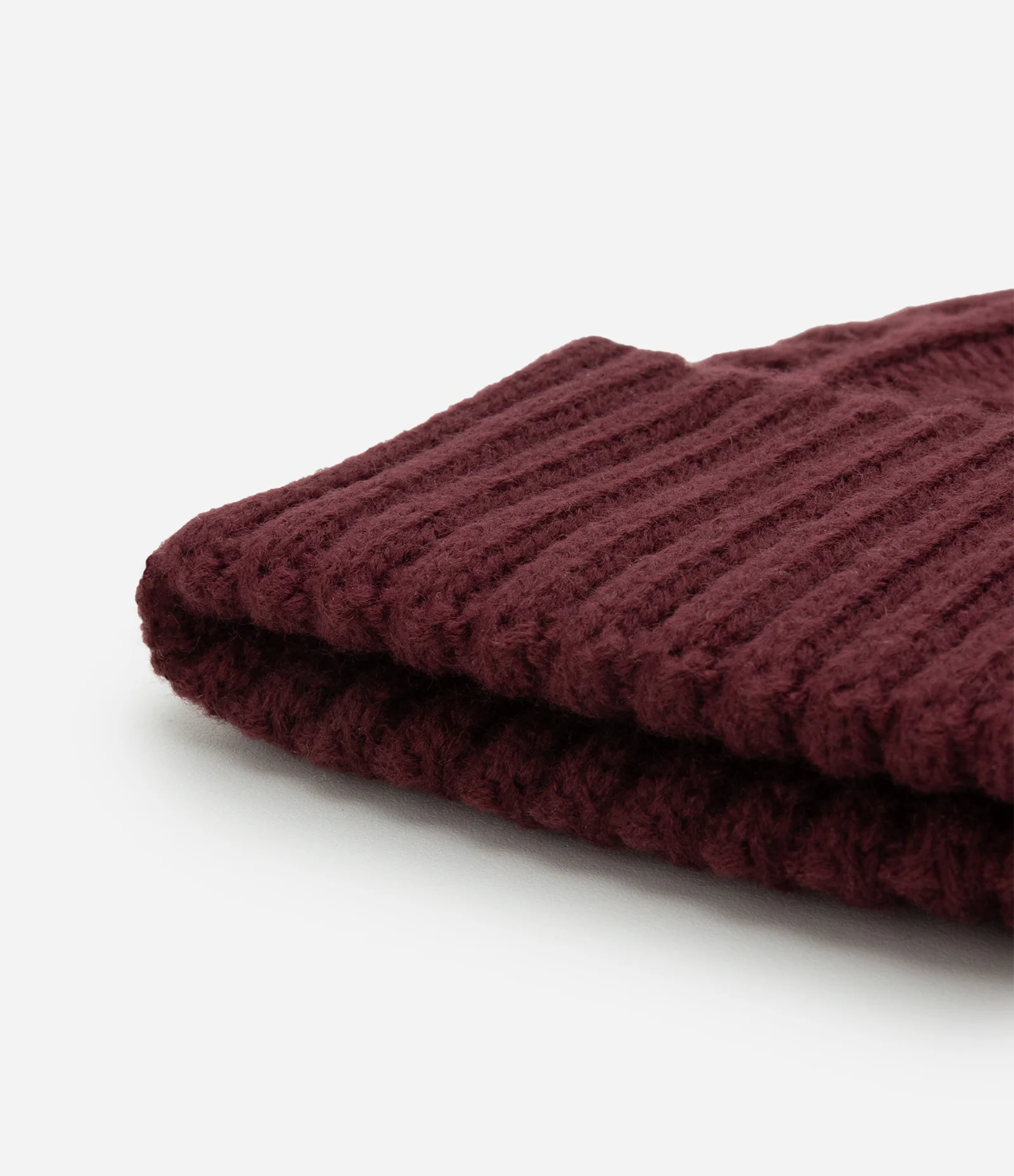 Touca em Tricô com Textura Trançada Vinho 2