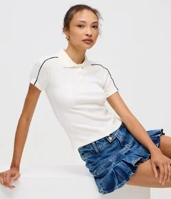 Polo Manga Curta em Ribana com Detalhe Listrado no Ombro