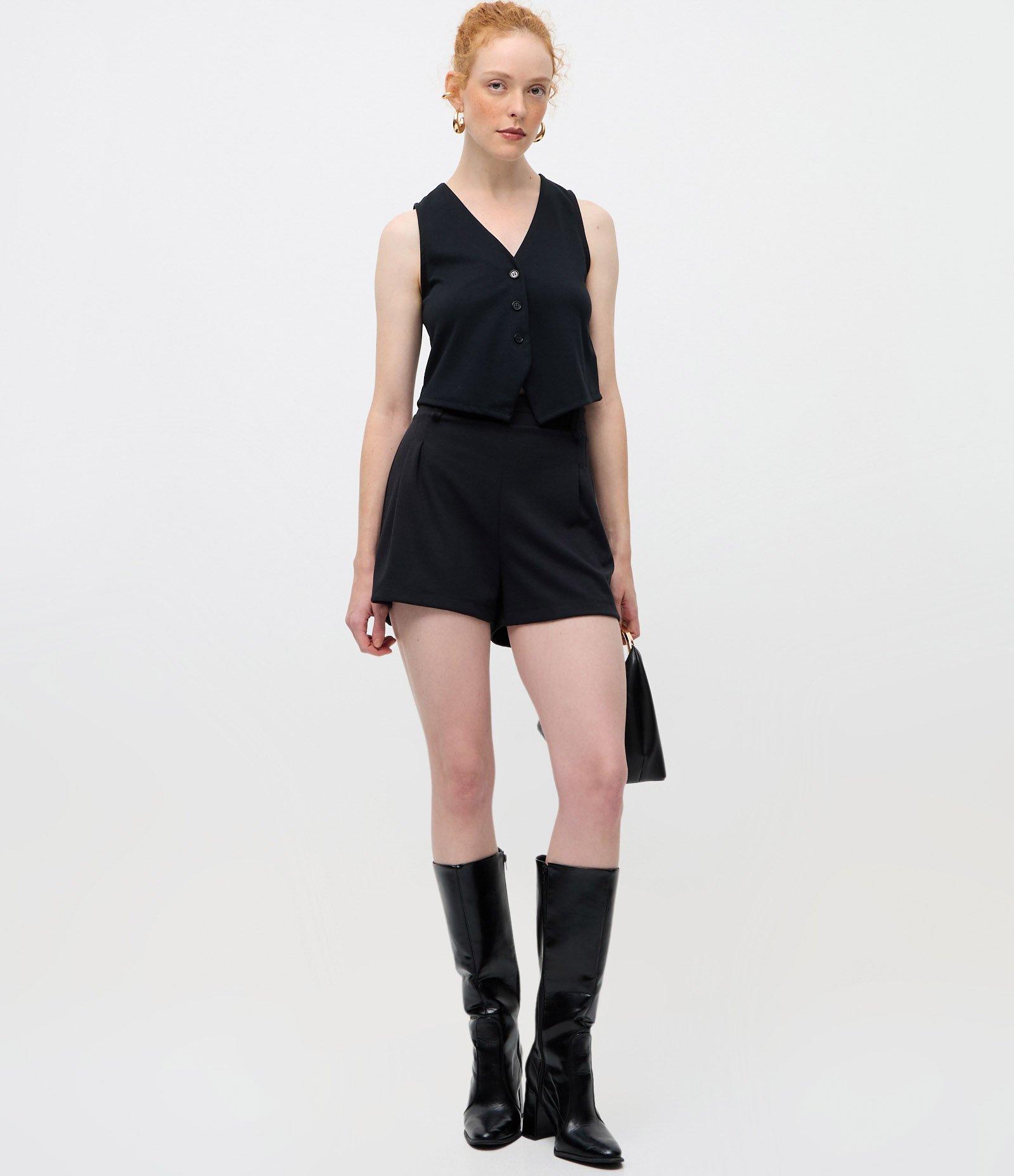 Colete Sem Mangas em Ponto Roma com Botões Preto 2