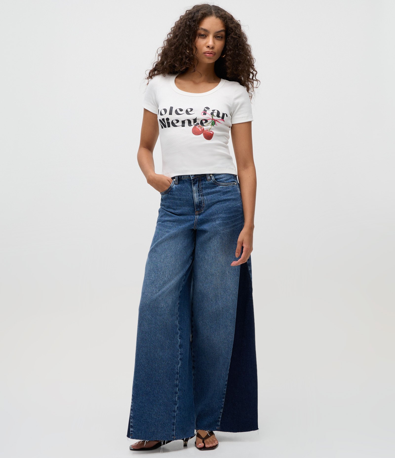 Blusa Baby Tee em Ribana com Lettering Frontal Branco 2