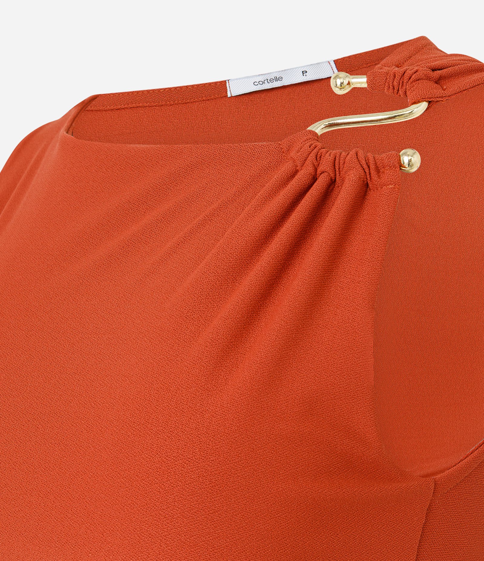 Blusa em Crepe com Decote Redondo e Aviamento na Alça Hot Sauce 8