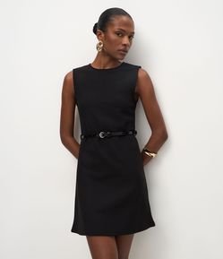 Vestido Evasê Curto em Crepe com Cinto Fino