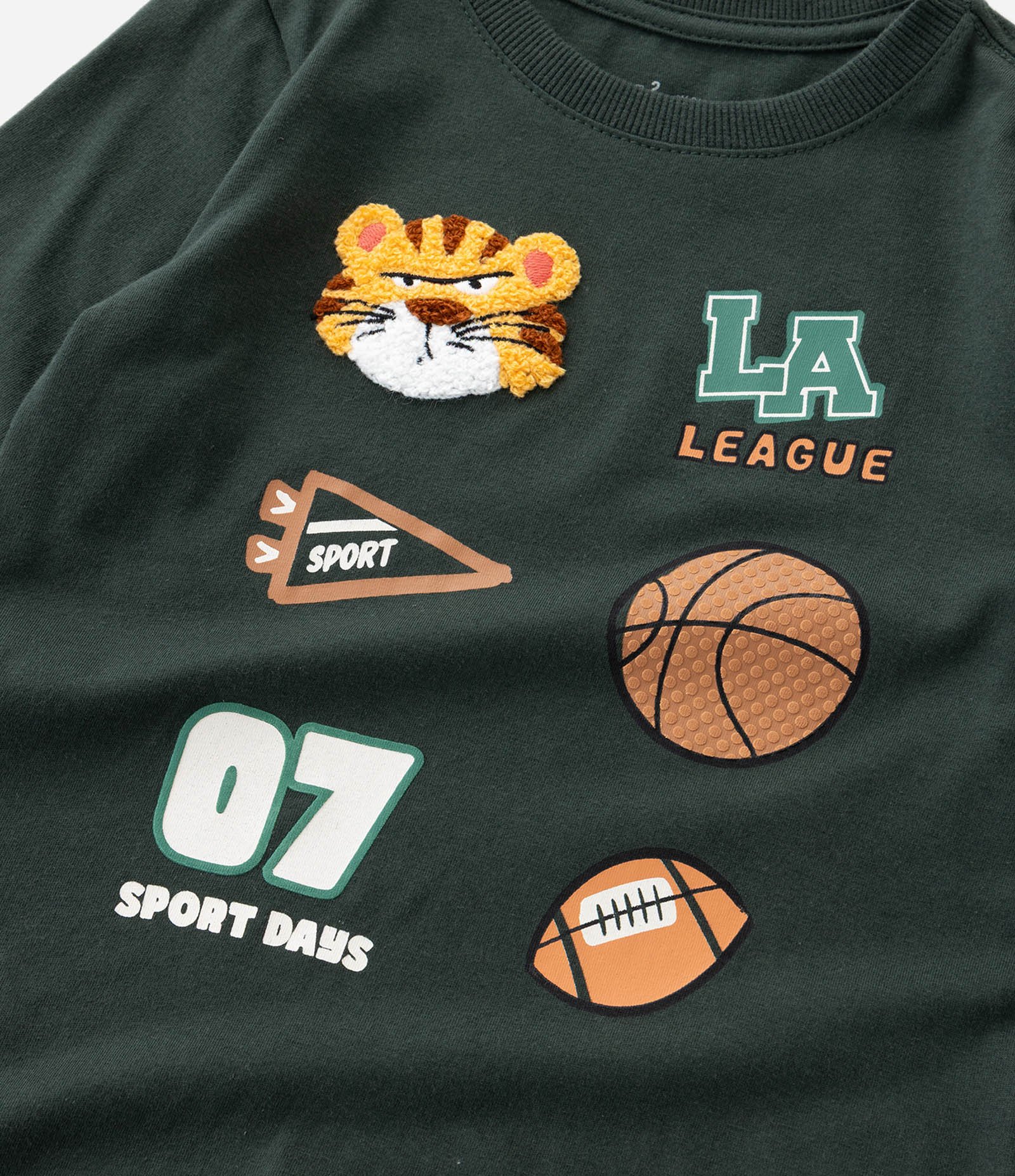 Camiseta Infantil College com Estampa e Detalhes em Chenille – Tam 1 a 5/6 Anos Verde Escuro 6