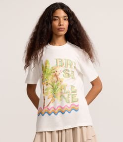 Camiseta em Algodão com Estampa Tropical Brisa Leve