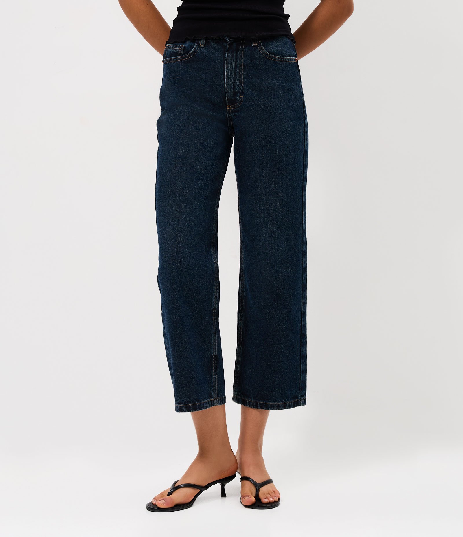 Calça Cropped Reta Jeans com Cintura Alta Escuro 3