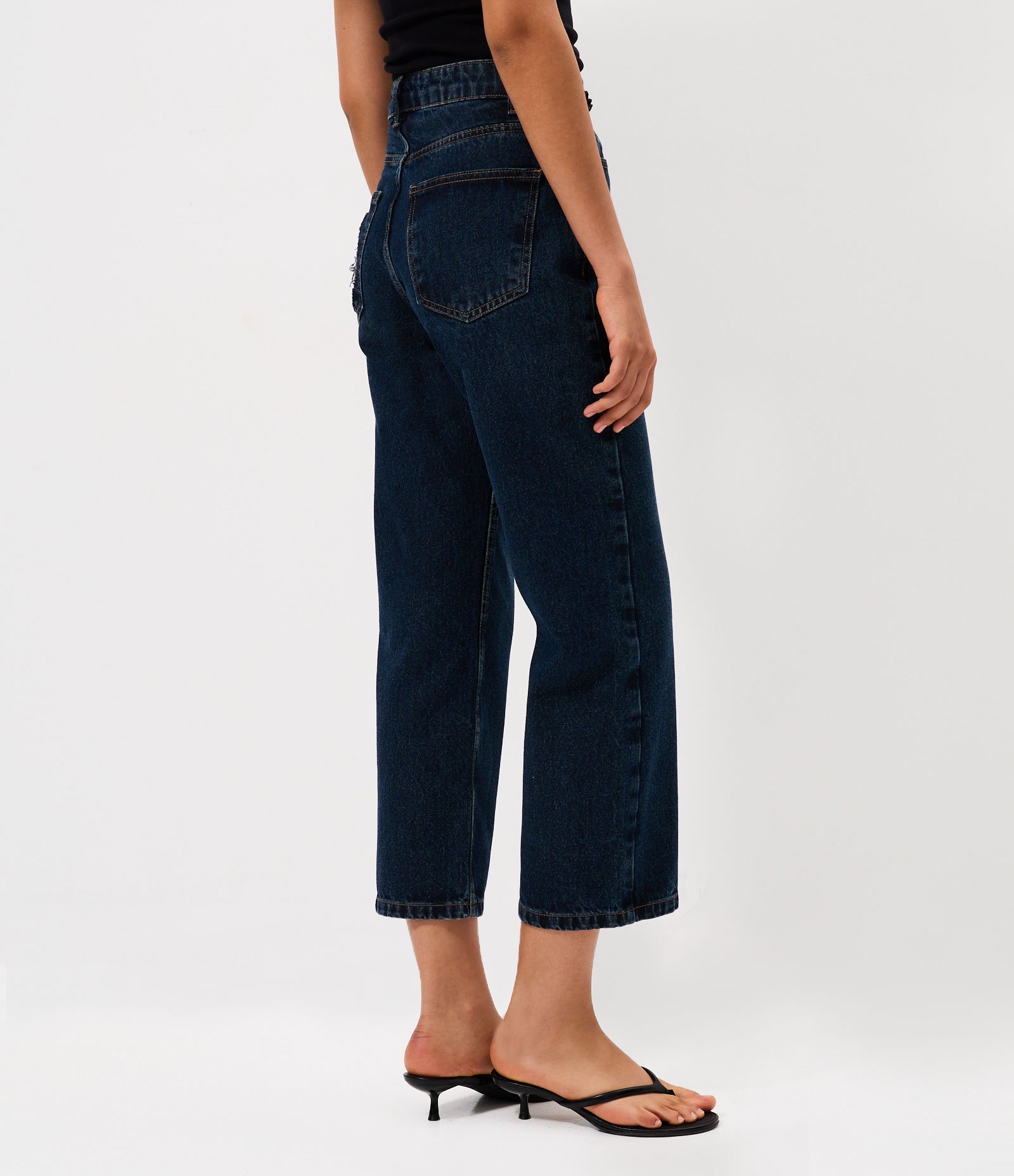 Calça Cropped Reta Jeans com Cintura Alta Escuro 5