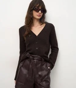 Cardigan em Tricô com Fechamento Frontal em Botões