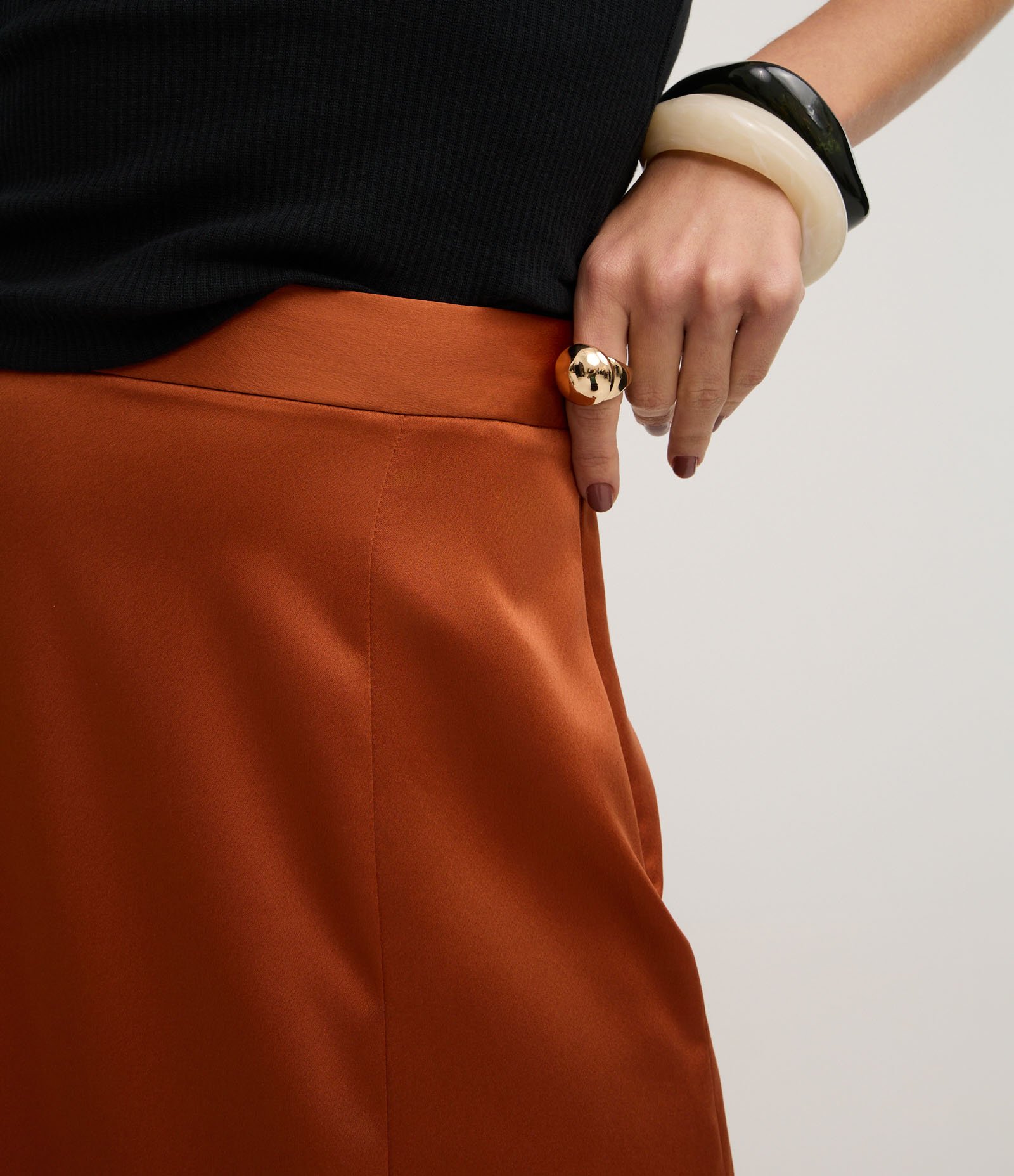 Saia Evasê Longa em Cetim com Prences Amplos Laranja 4