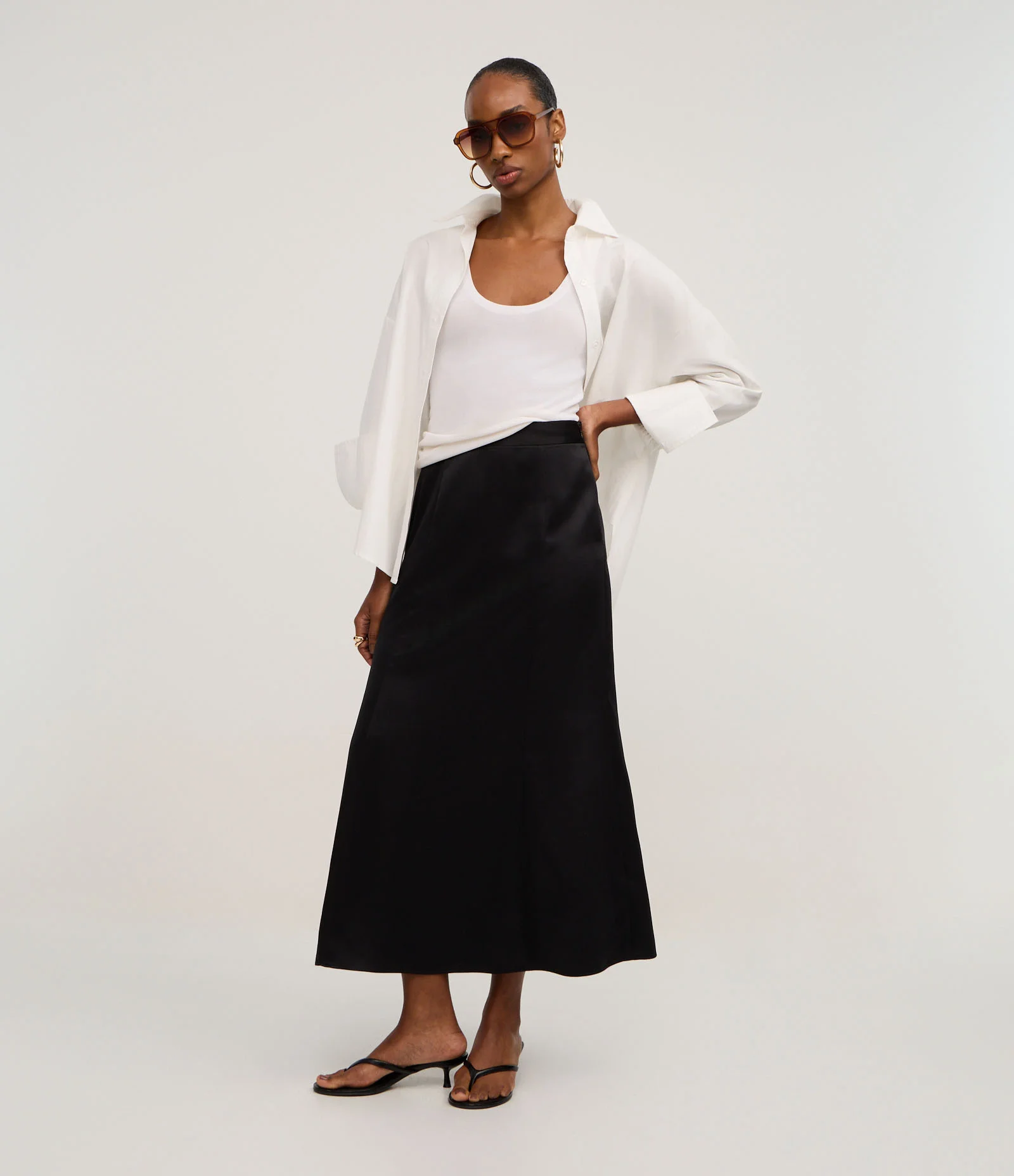 Saia Evasê Longa em Cetim com Prences Amplos Preto 1