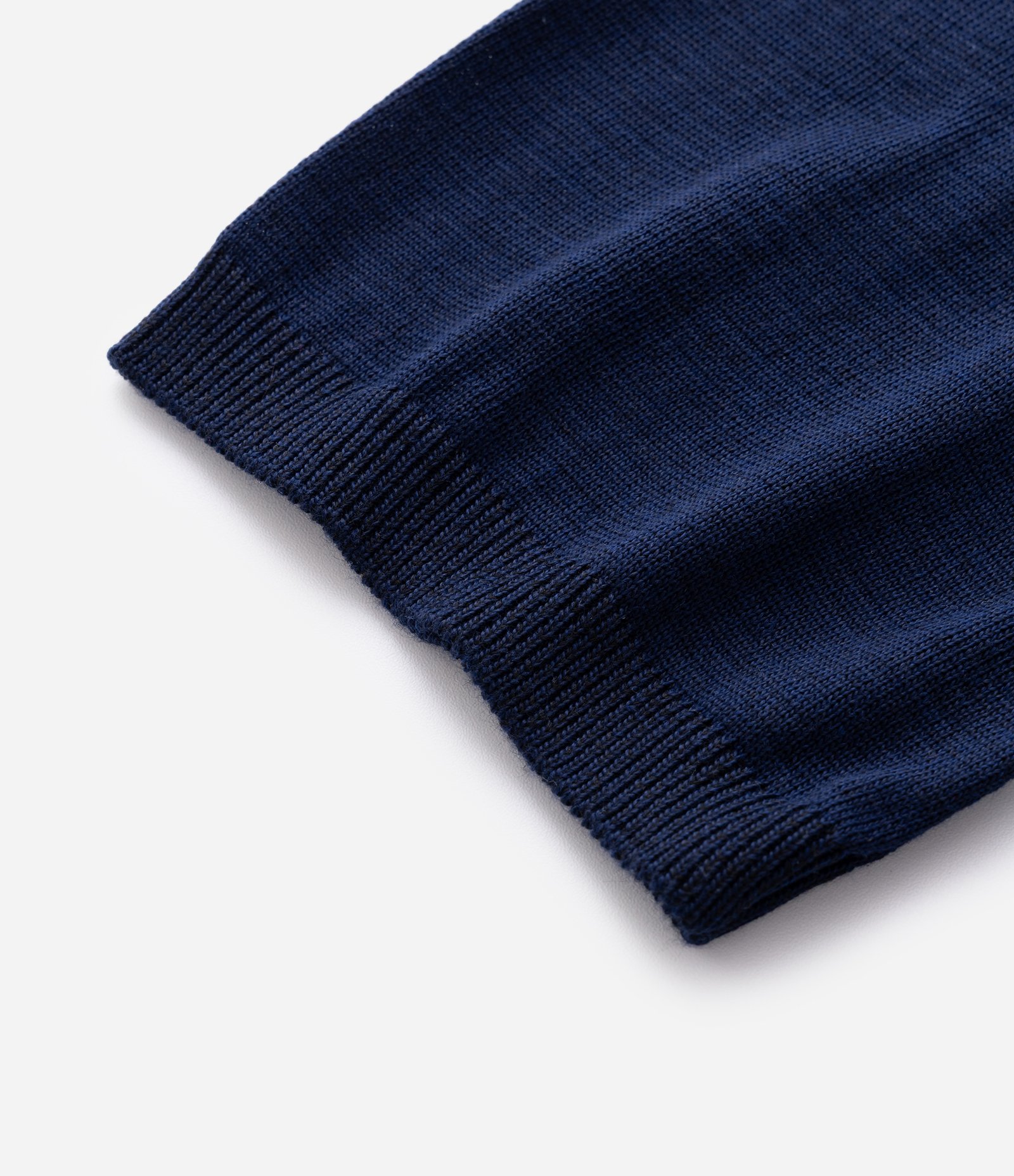 Polo com Bolso e Listras na Gola e Barra Azul 5