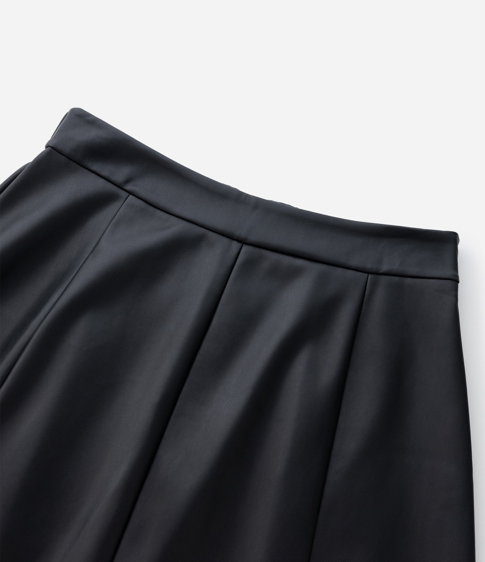 Saia Midi em PU Lisa Modelagem Evasê Curve & Plus Size Preto 5