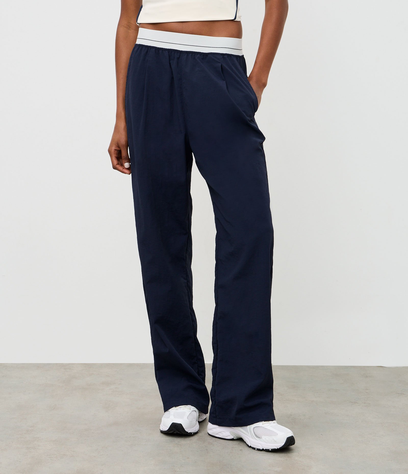 Calça Esportiva com Tecnologia Dry e Elástico Contrastante Azul 2