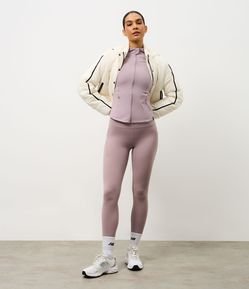 Calca Legging Esportiva em Microfibra com Bolsos