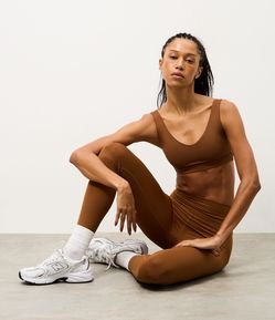 Calca Legging Esportiva em Microfibra com Bolsos