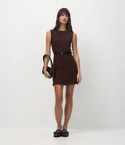 Vestido Evasê Curto em Crepe com Cinto Fino