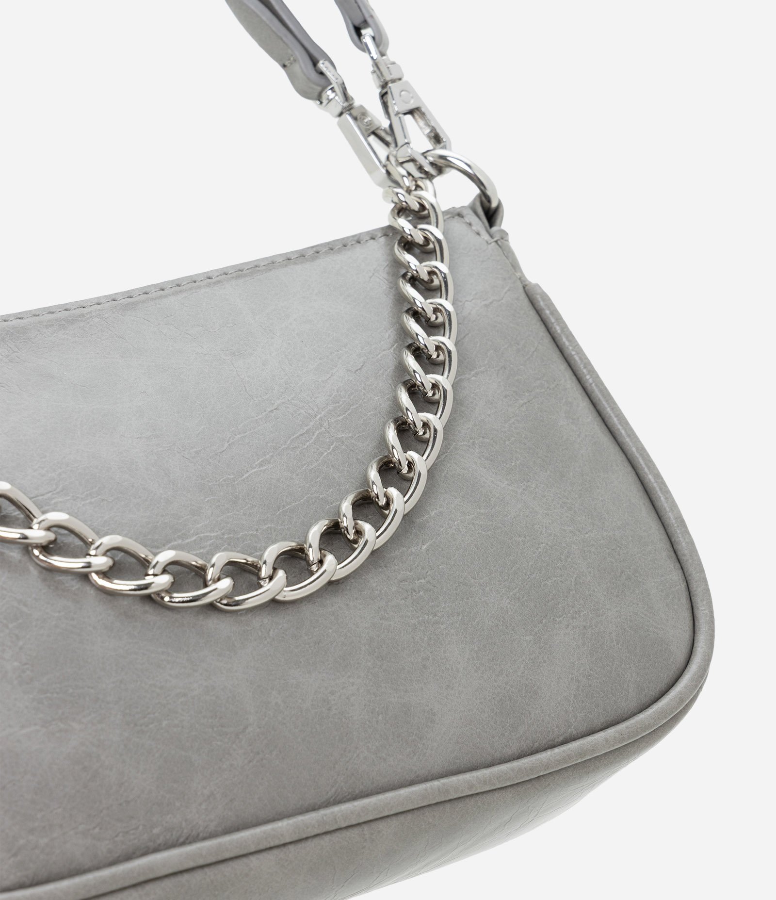 Bolsa Baguete Pequena com Alça de Corrente Cinza 4