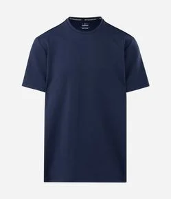 Camiseta Comfort Esportiva em Malha Tecnológica com Tecnologia Dry