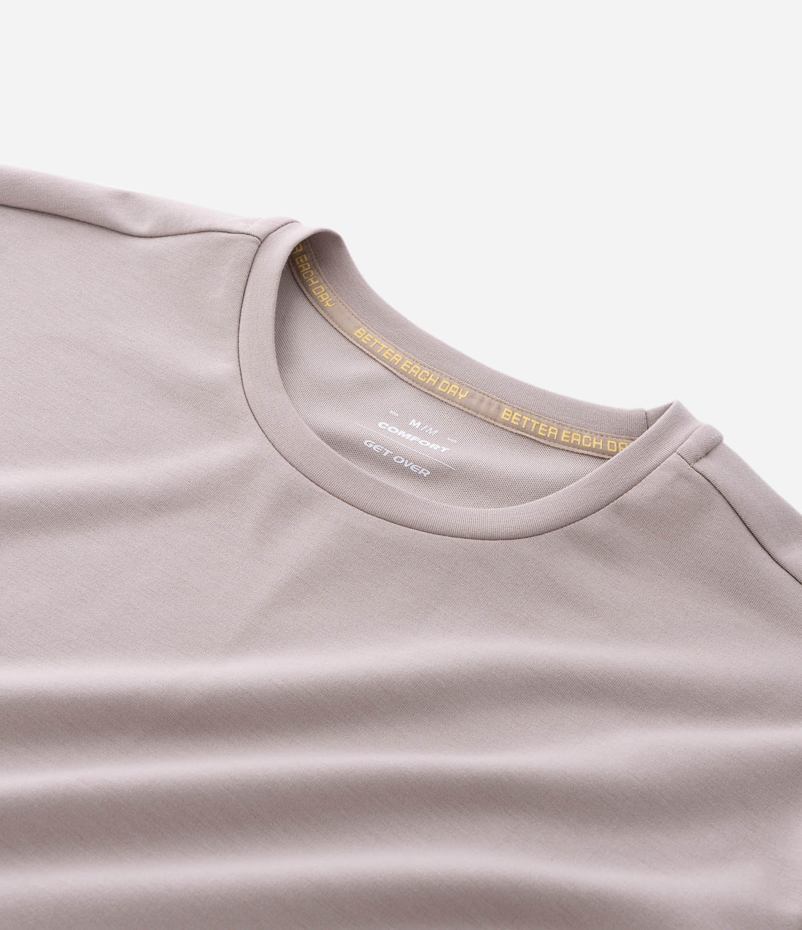 Camiseta Comfort Esportiva em Malha Tecnológica com Tecnologia Dry Bege 4