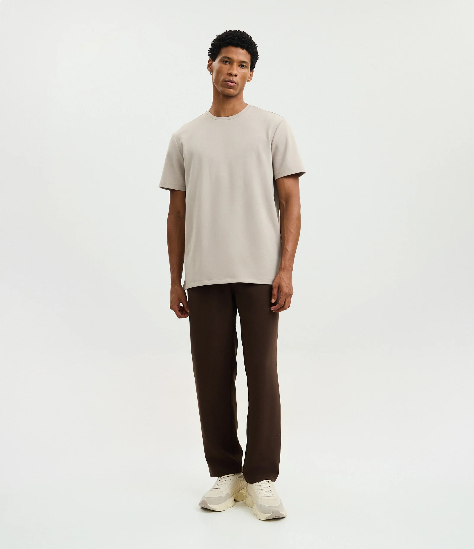 Camiseta Comfort Esportiva em Malha Tecnológica com Tecnologia Dry Bege 2