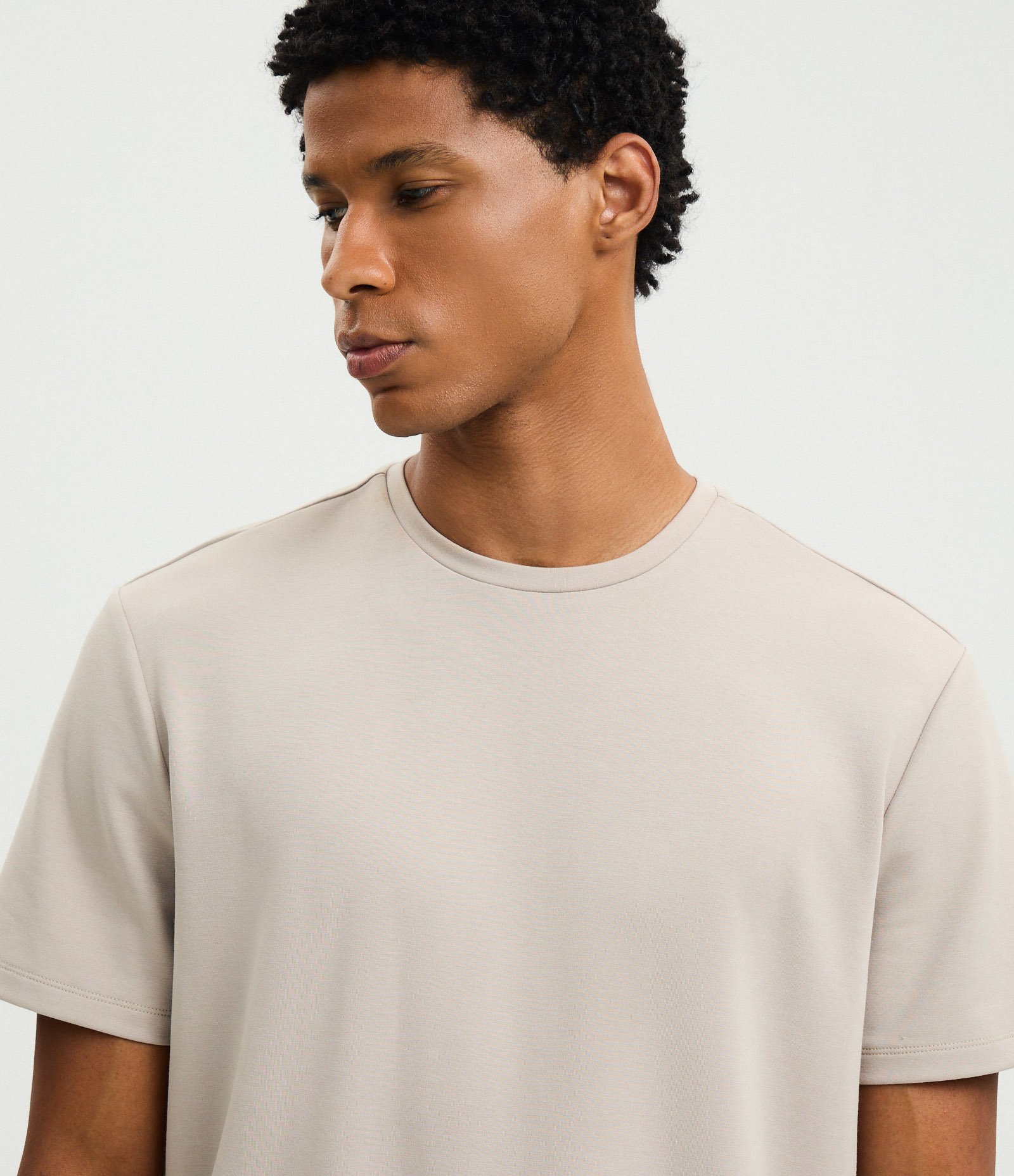 Camiseta Comfort Esportiva em Malha Tecnológica com Tecnologia Dry Bege 3