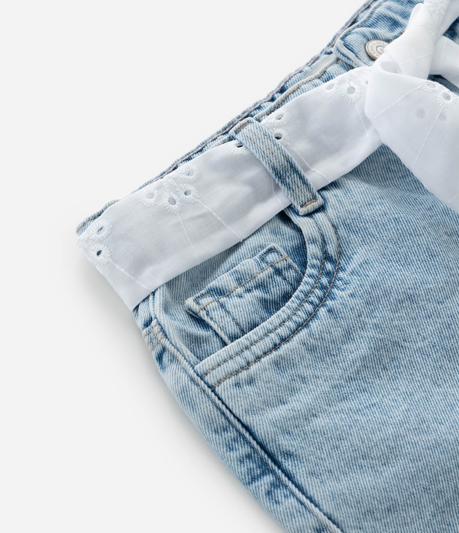 Short Jeans Infantil com Cinto de Broderie - Tam 5 a 14 Anos Azul 4