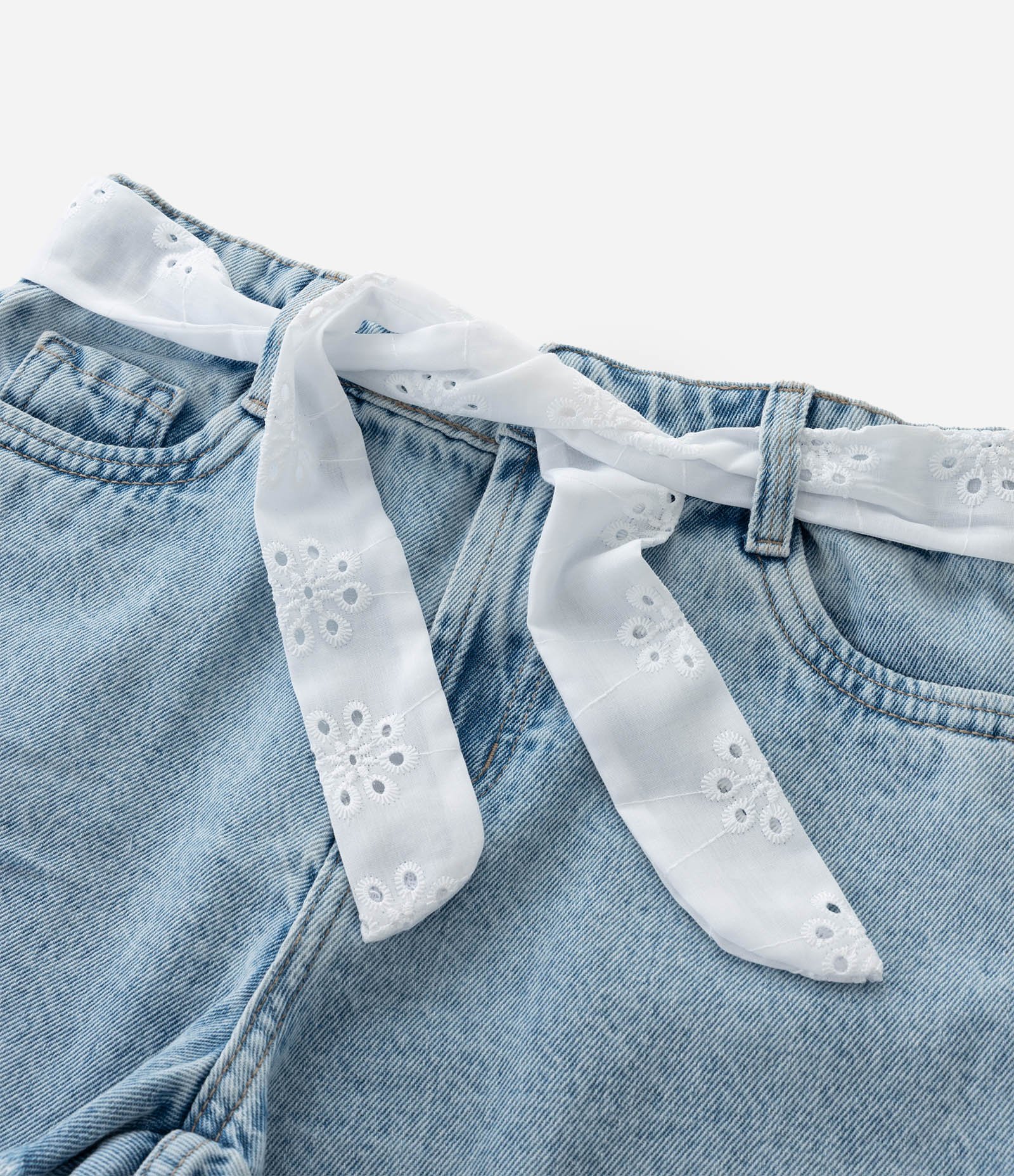 Short Jeans Infantil com Cinto de Broderie - Tam 5 a 14 Anos Azul 5