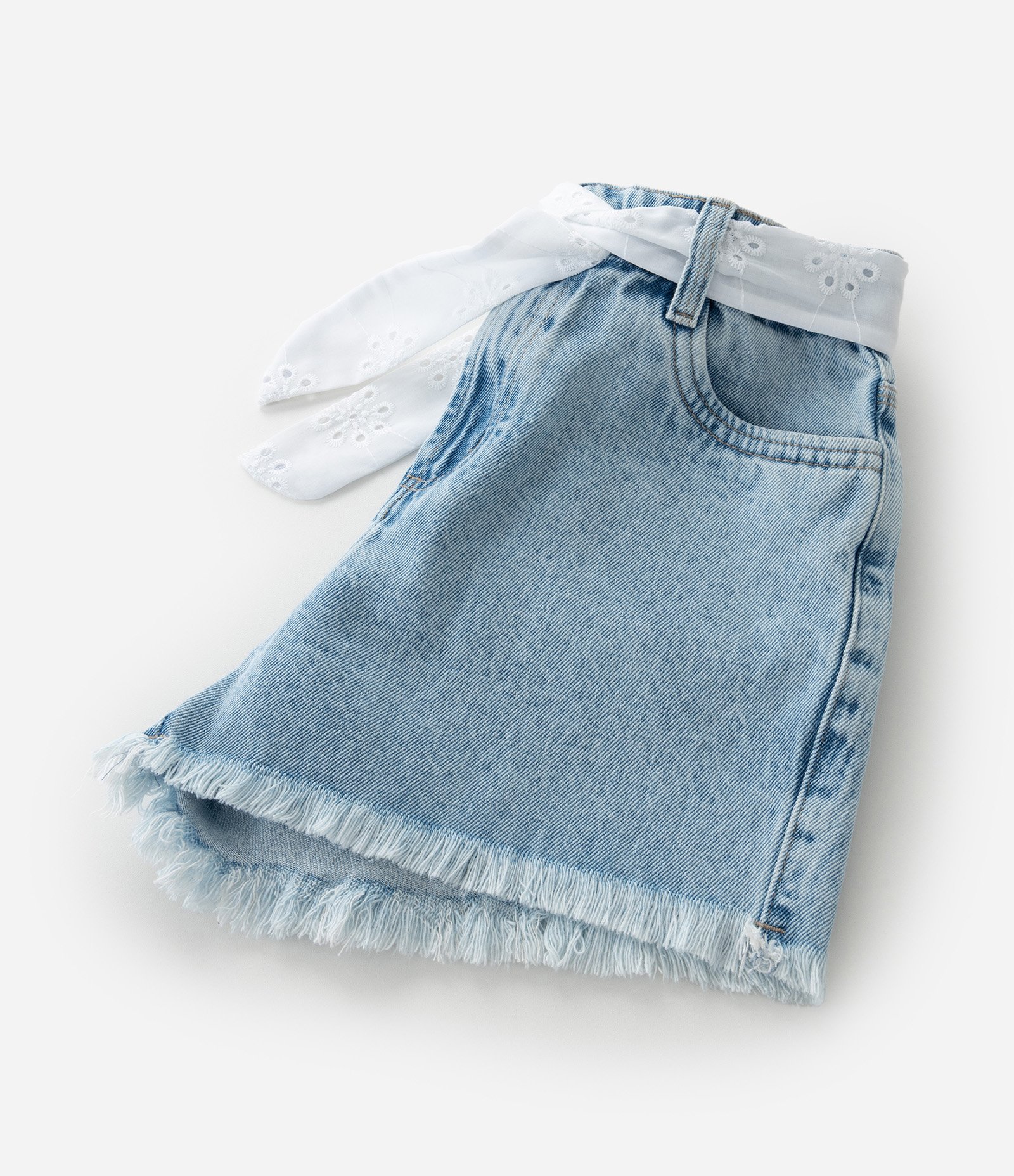 Short Jeans Infantil com Cinto de Broderie - Tam 5 a 14 Anos Azul 6