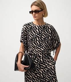 Blusa em Airflow com Estampa Zebra e Manga Ampla