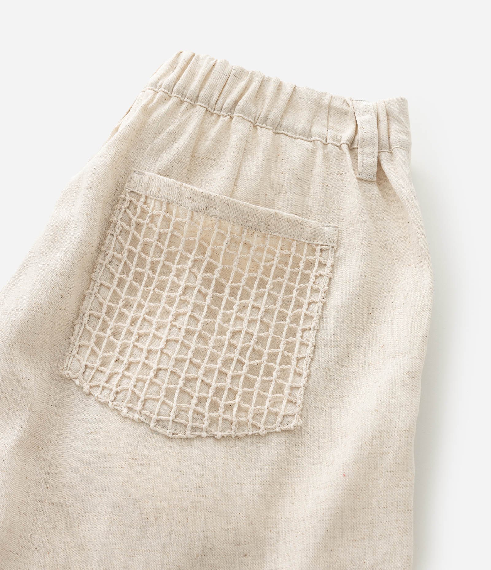 Bermuda em Viscolinho com Bolso Posterior Bege 8
