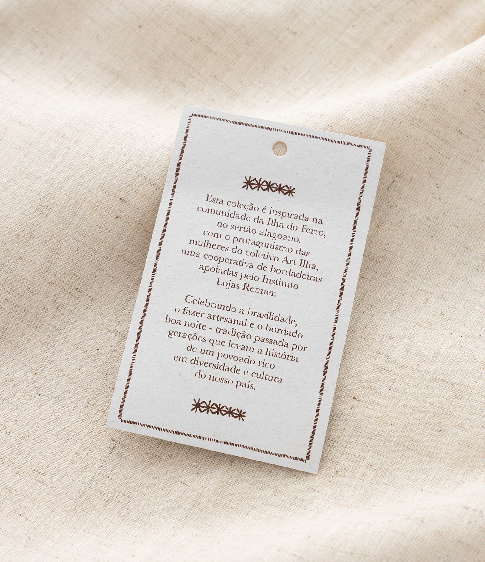 Bermuda em Viscolinho com Bolso Posterior Bege 10