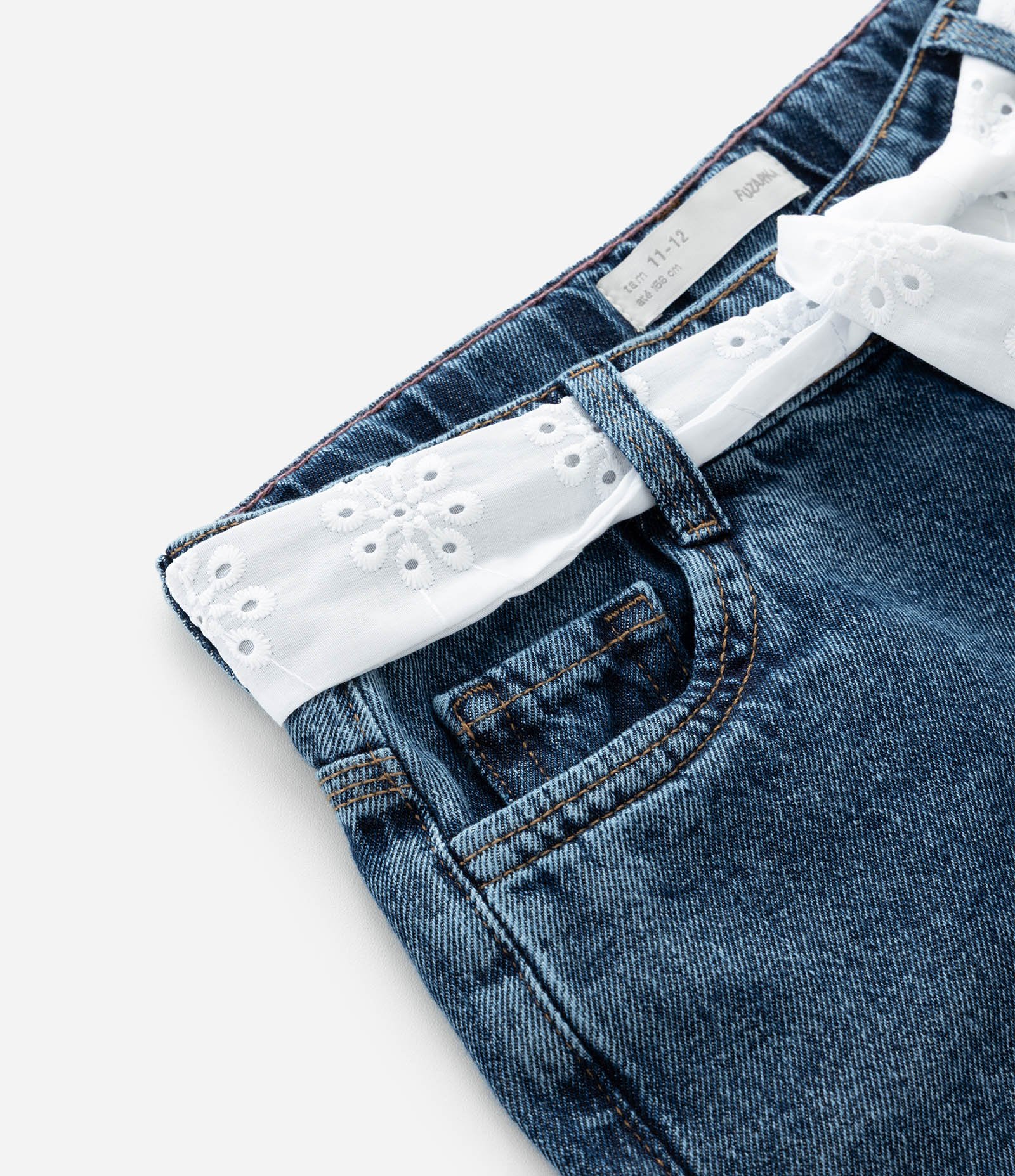 Short Jeans Infantil com Cinto de Broderie - Tam 5 a 10 Anos Azul 3