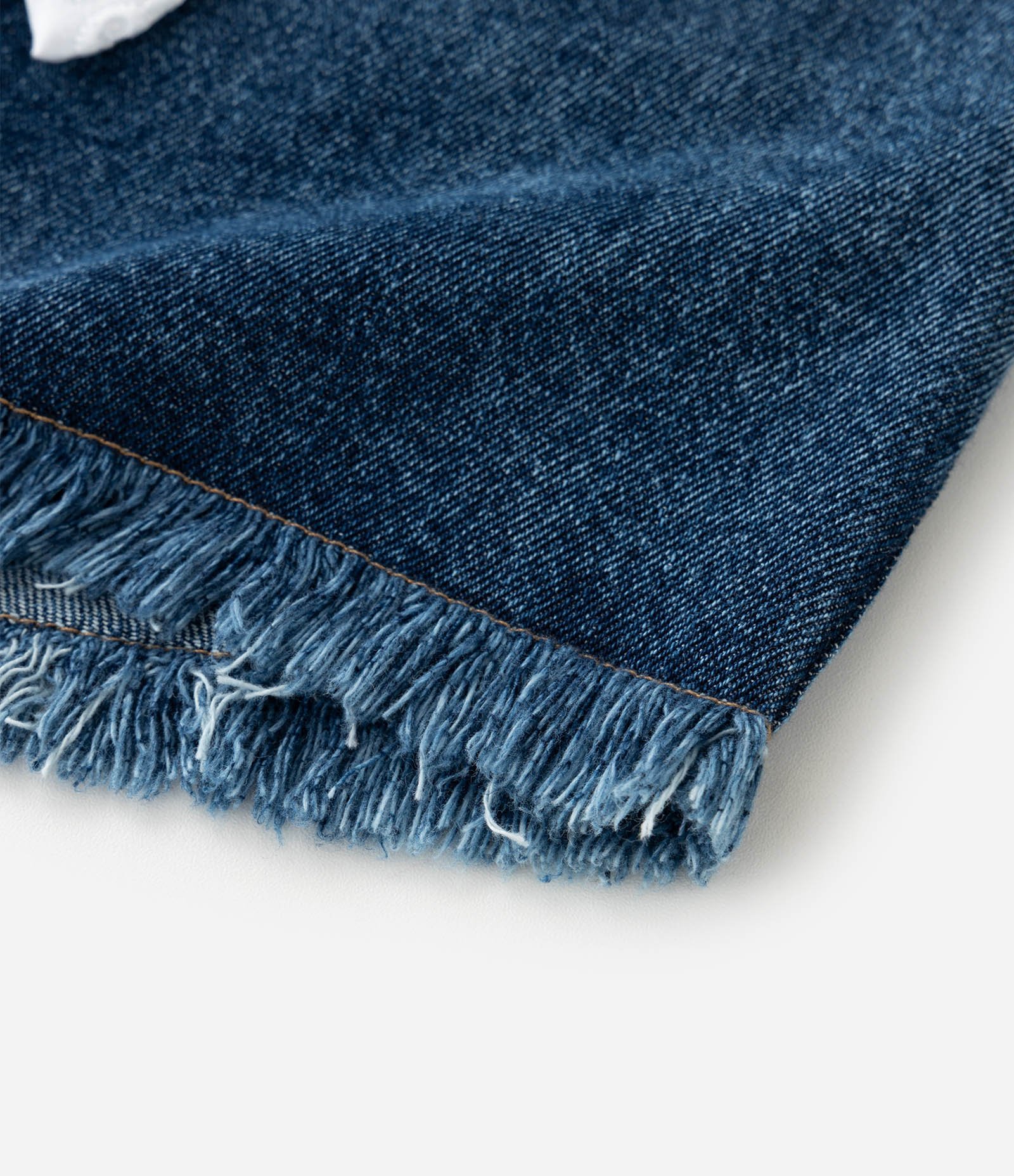 Short Jeans Infantil com Cinto de Broderie - Tam 5 a 10 Anos Azul 4