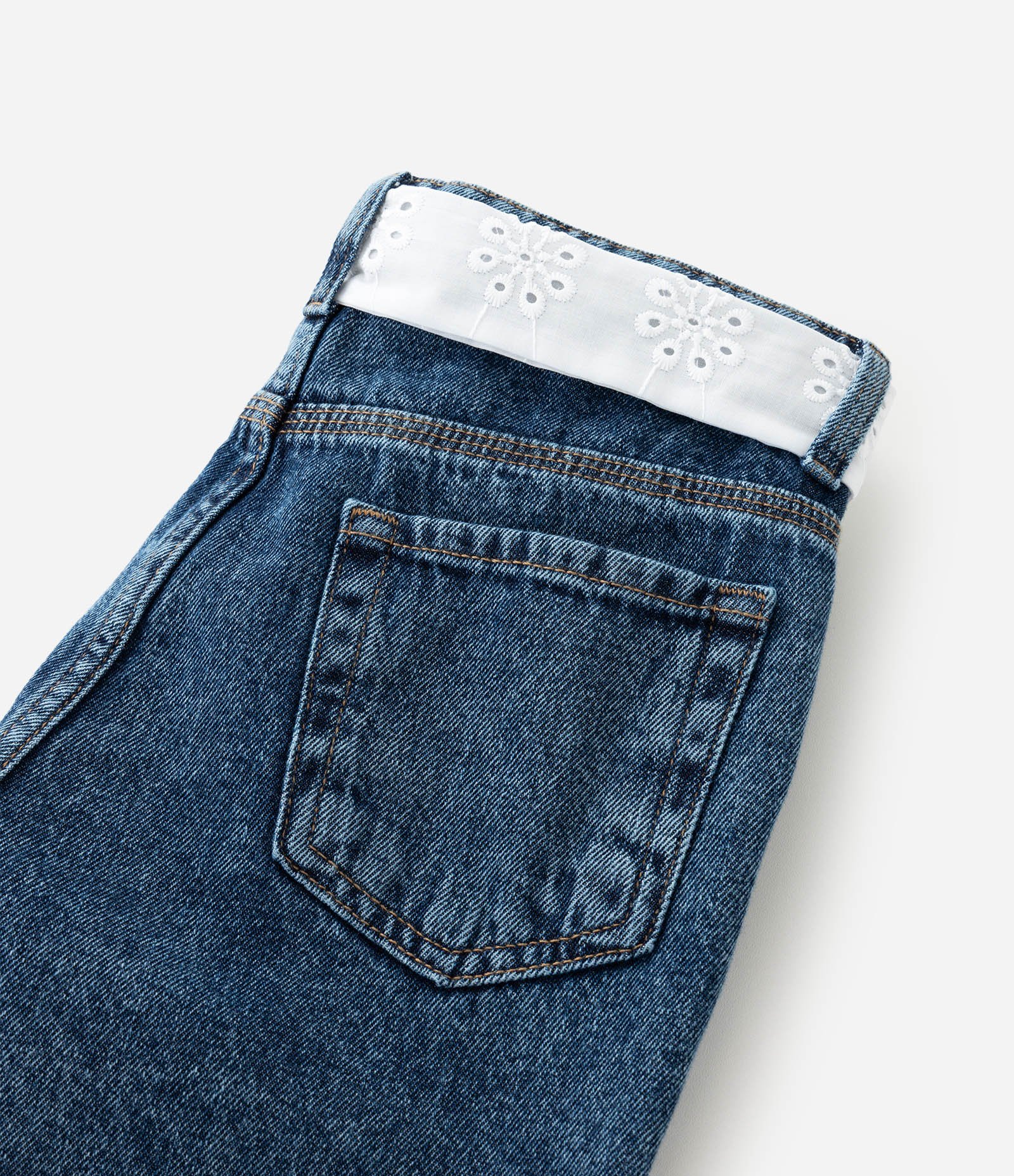 Short Jeans Infantil com Cinto de Broderie - Tam 5 a 10 Anos Azul 6