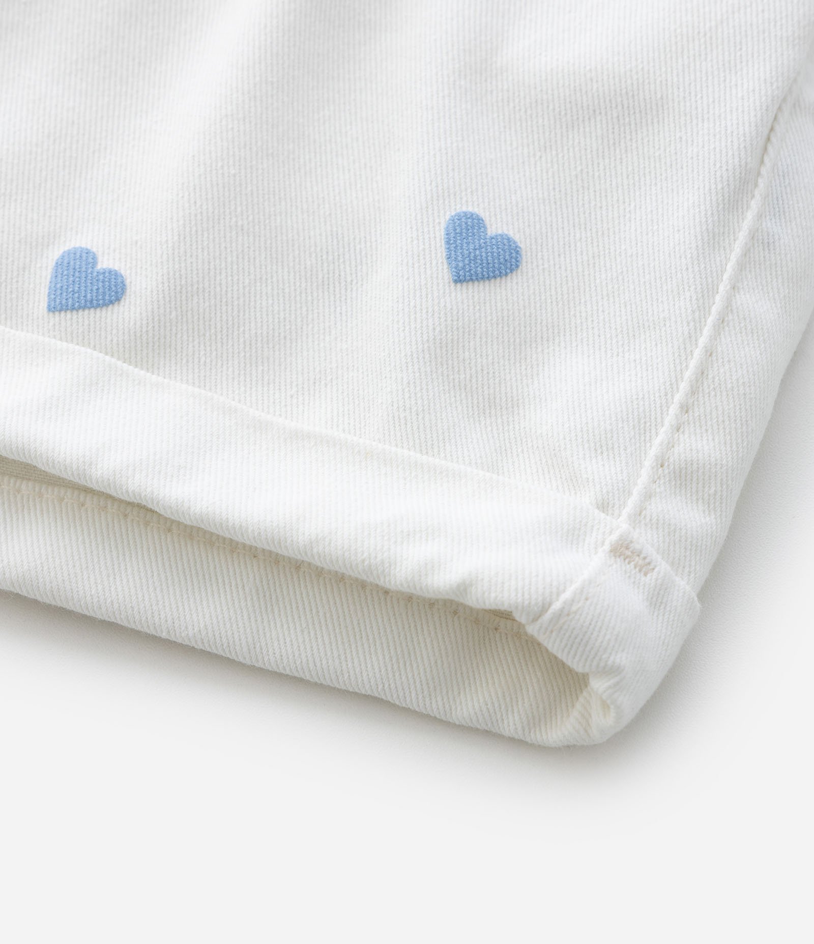 Short Infantil em Jeans Clochard com Estampa de Corações – Tam 5 a 14 Anos Branco 3