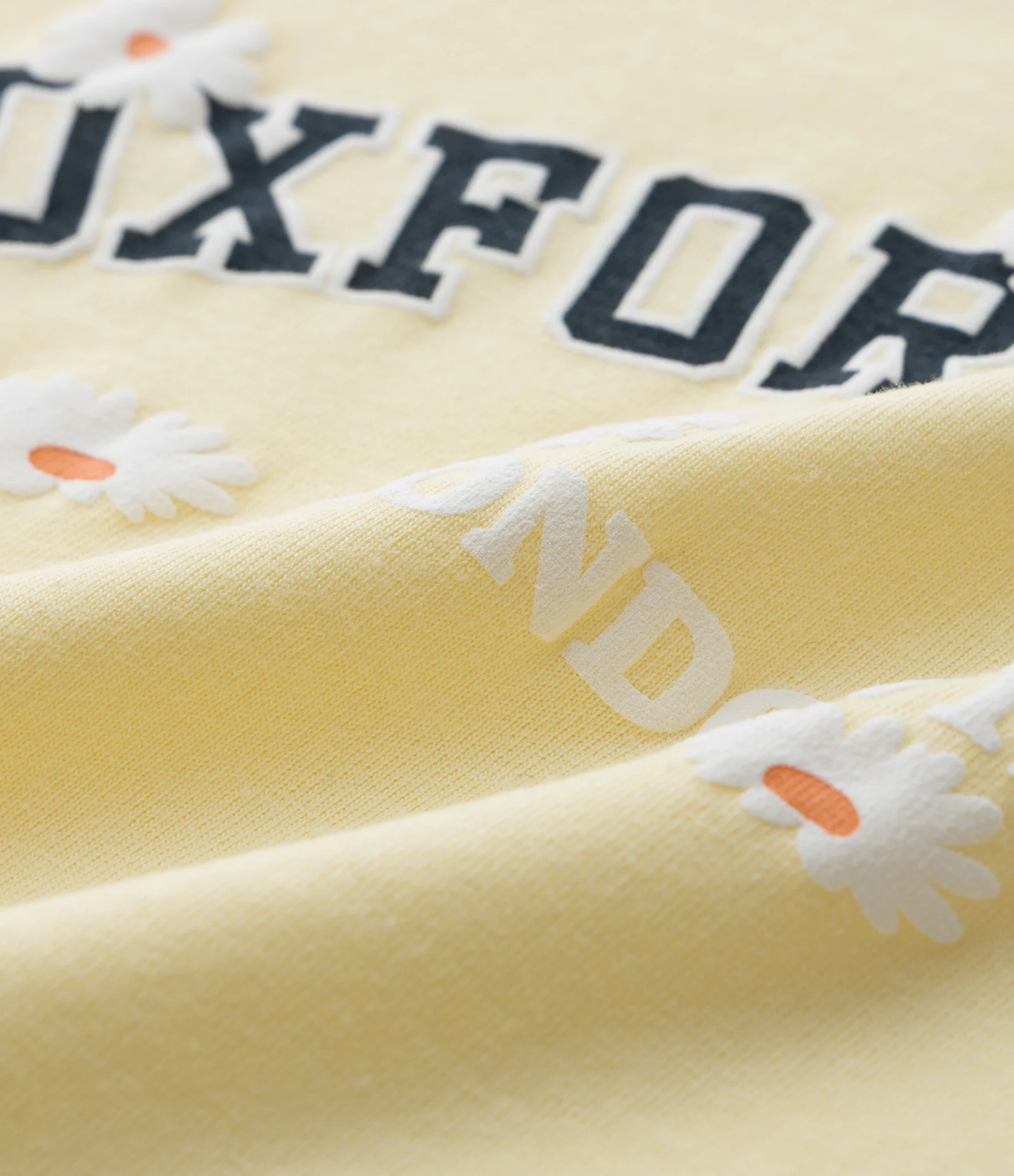 Camiseta Infantil Slim com Lettering Oxford Street e Flores - Tam 5 a 14 Anos Amarelo 3