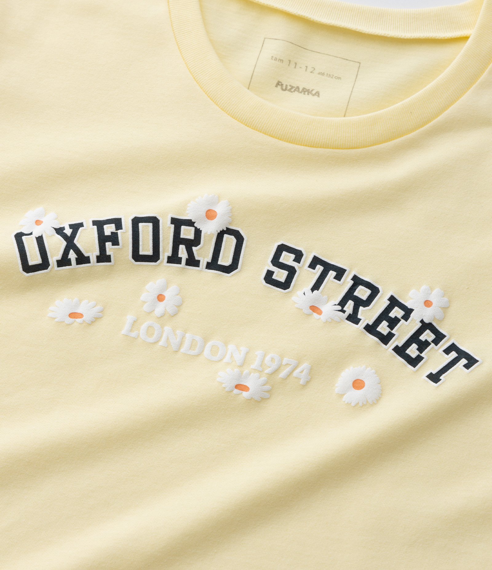Camiseta Infantil Slim com Lettering Oxford Street e Flores - Tam 5 a 14 Anos Amarelo 4