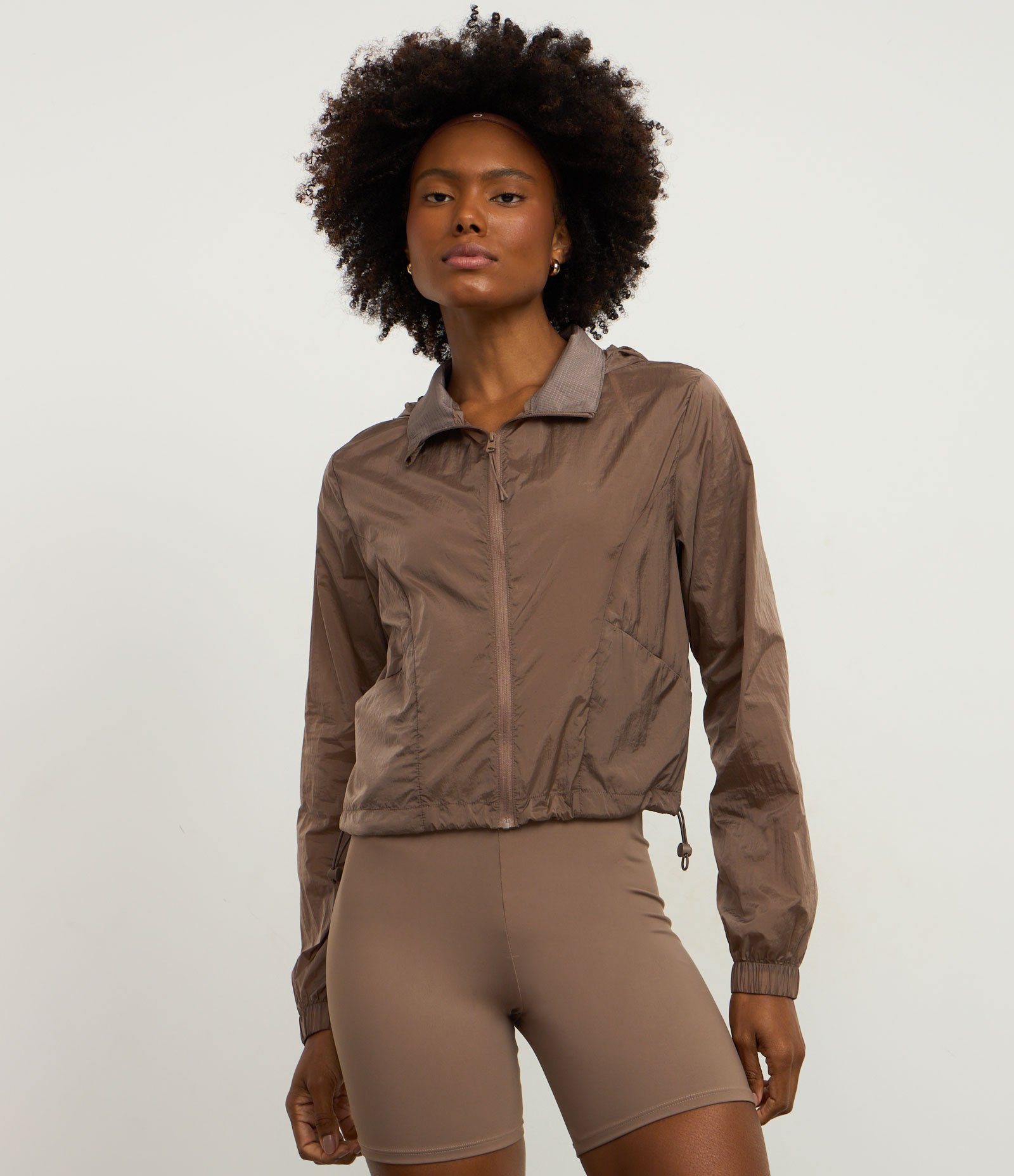 Jaqueta Corta Vento com Saquinho para Guardar Marrom 2