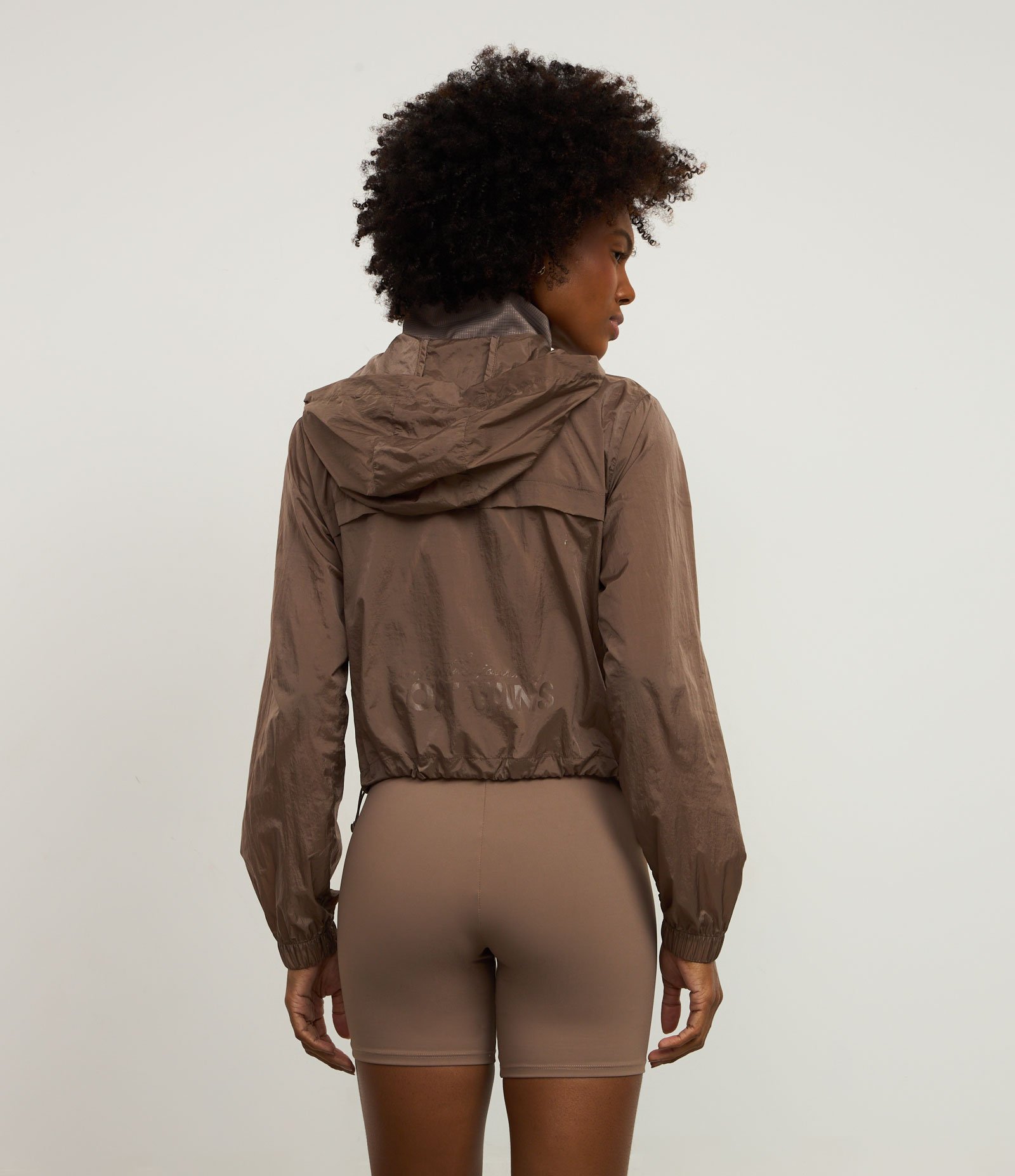 Jaqueta Corta Vento com Saquinho para Guardar Marrom 5
