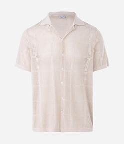 Camisa Regular com Efeito Crochê e Textura Quadriculada