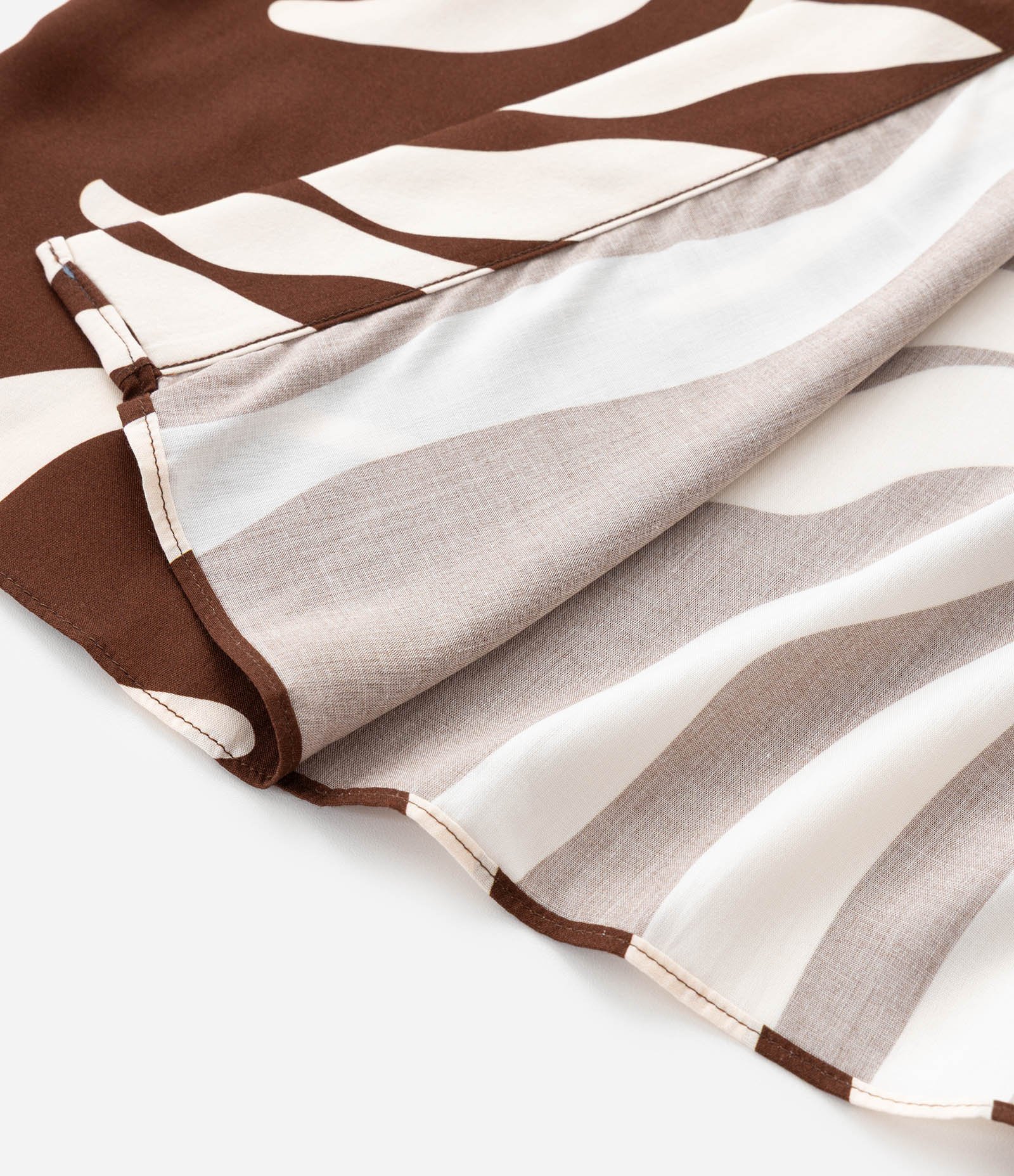 Kimono Alongado com Manga Curta  Estampado Curve & Plus Size Marrom 7