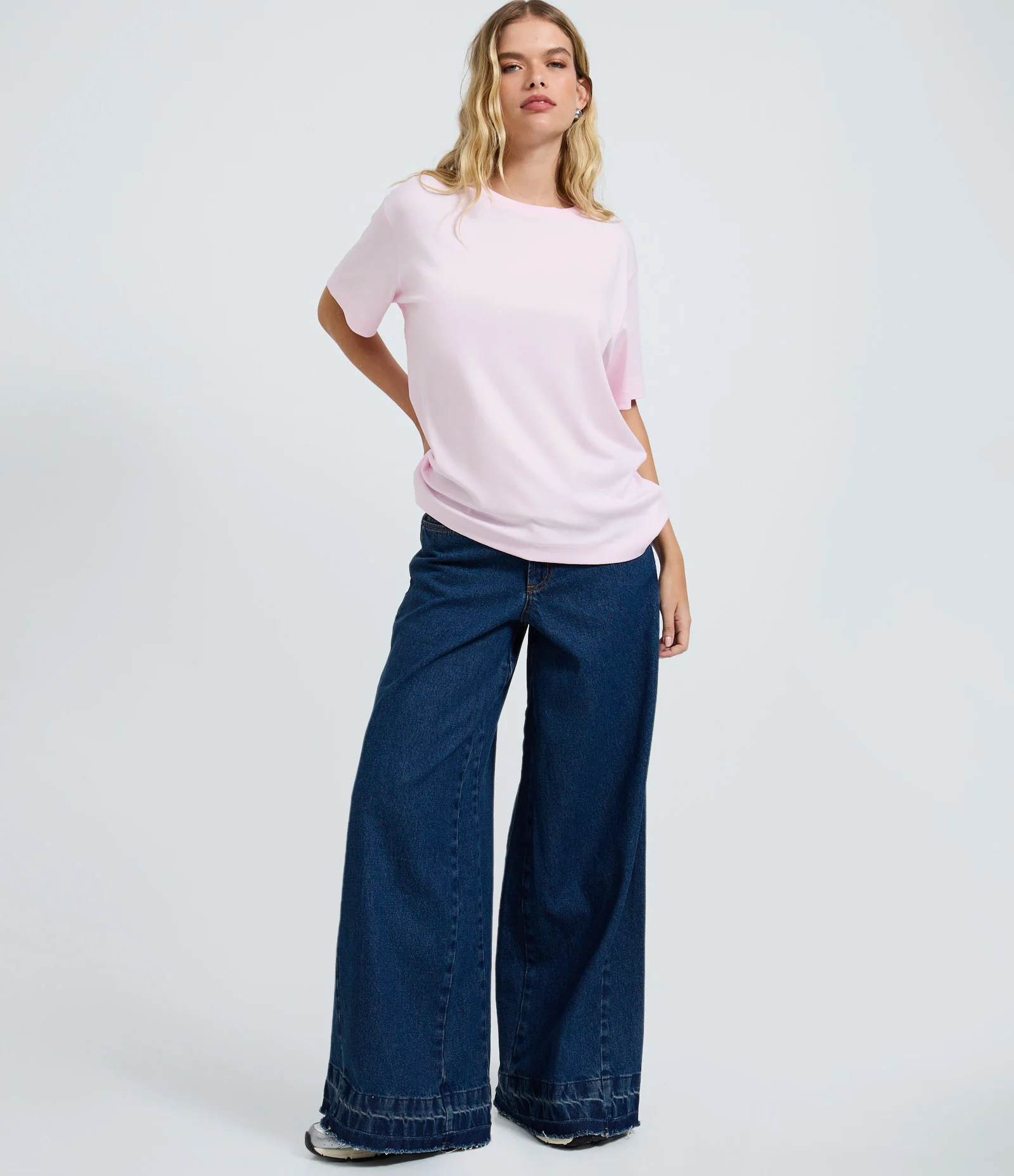 Camiseta Boxy em Algodão Peruano com Manga Curta Rosa 2