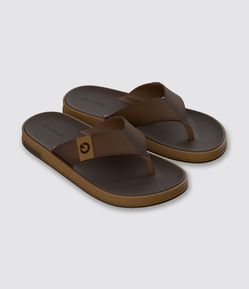 Chinelo de Tiras Largas com Texturas