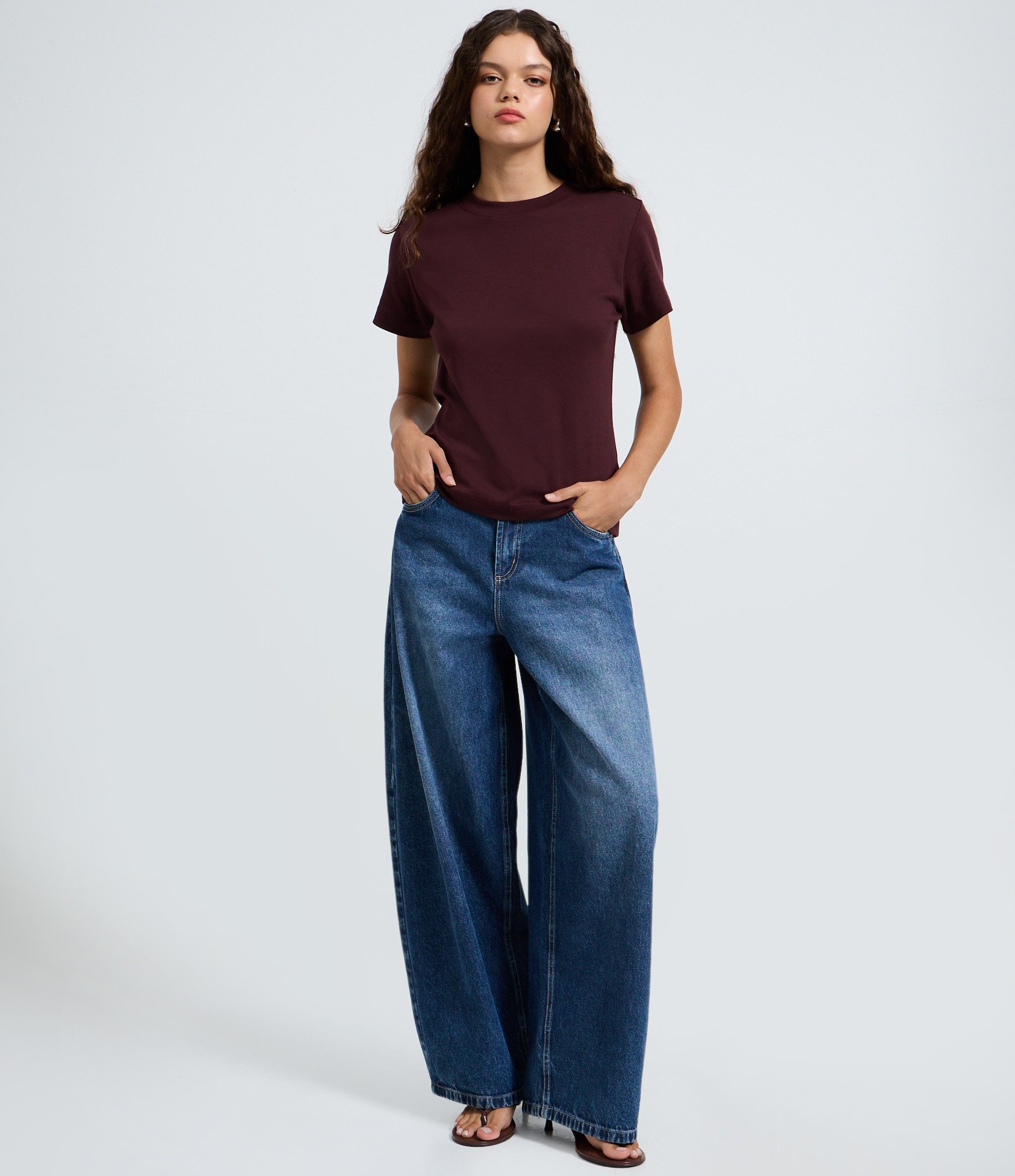 Blusa Básica em Algodão Peruano Interlock com Gola Redonda Marrom 2