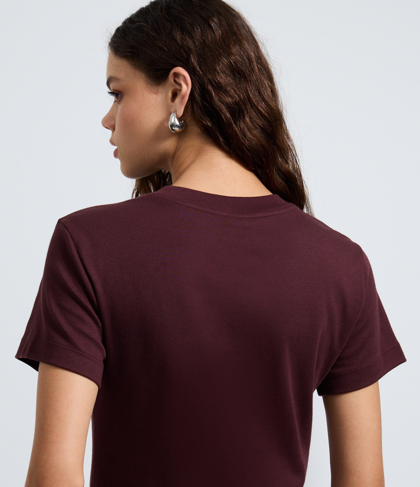 Blusa Básica em Algodão Peruano Interlock com Gola Redonda Marrom 4